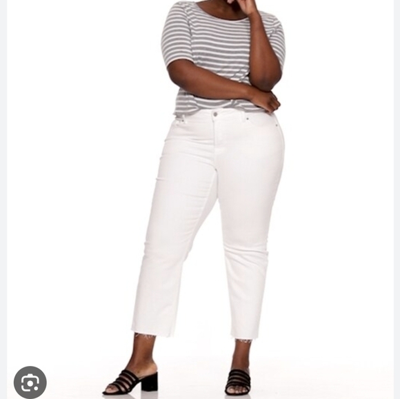 28 - Old Navy | High-Waisted Secret-Slim Tech Power Slim Straight Jeans - Picture 1 of 4